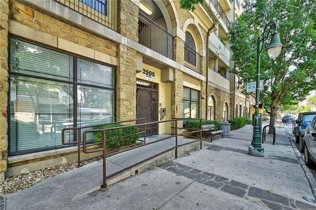 Building Photo - 2505 San Gabriel St Unit 101 Rental