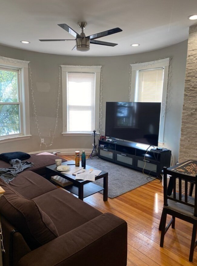 19 Pleasant St
