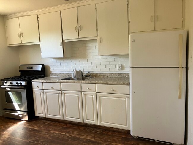 Photo - 3471 Stauss Ave