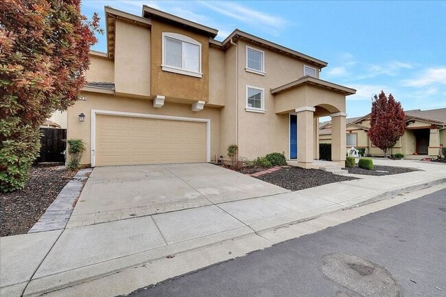 Photo - 566 Del Mar Cir