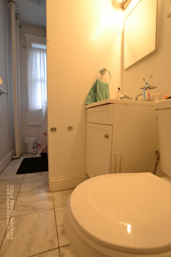 Photo - 72 Strathmore Rd Unidad 12B