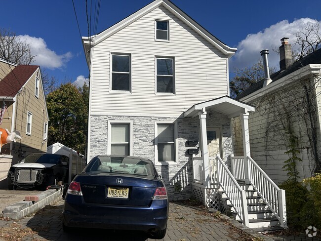 Building Photo - 9 Mohawk Ave Unit 2 Rental