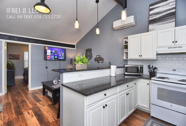 2204 1/2 E 14th Street-