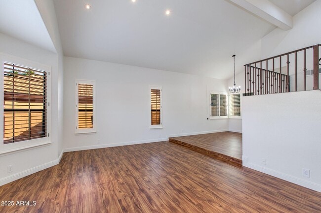 Photo - 5513 E Grovers Ave