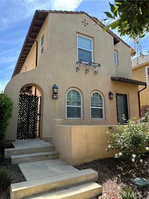 Building Photo - 3224 S Bethany Paseo