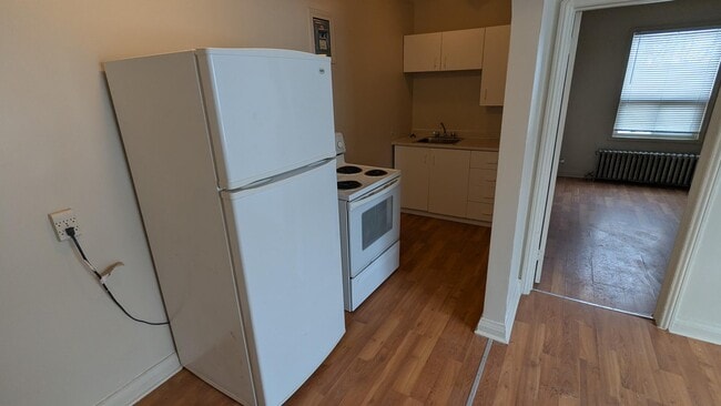 Building Photo - 570-570 St Mary's Rd Unit 4