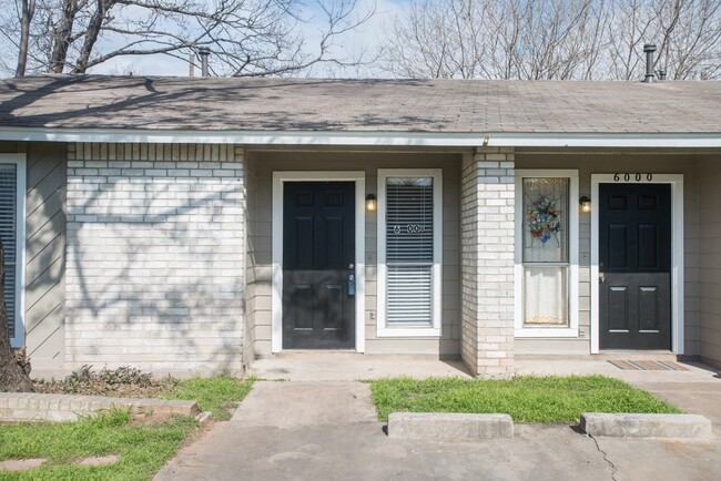 Building Photo - 6000 Tracy Lynn Ln