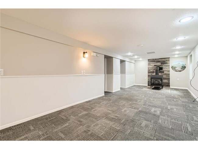 Photo - Like-New Redone Rambler with Family Room, ... Casa