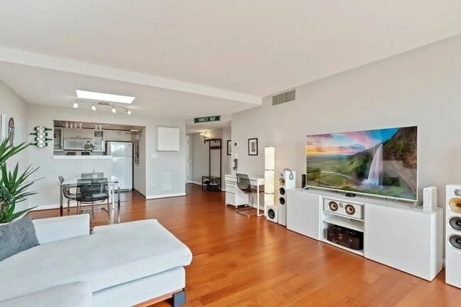 Photo - 59 Brainerd Rd