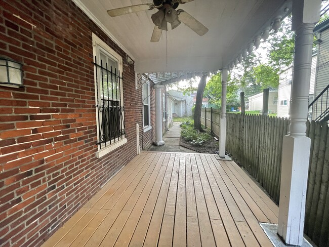 Photo - 1015 DeKalb St Unit 1