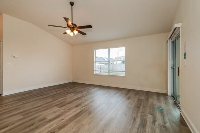 Photo - 3074 Zeyno Dr