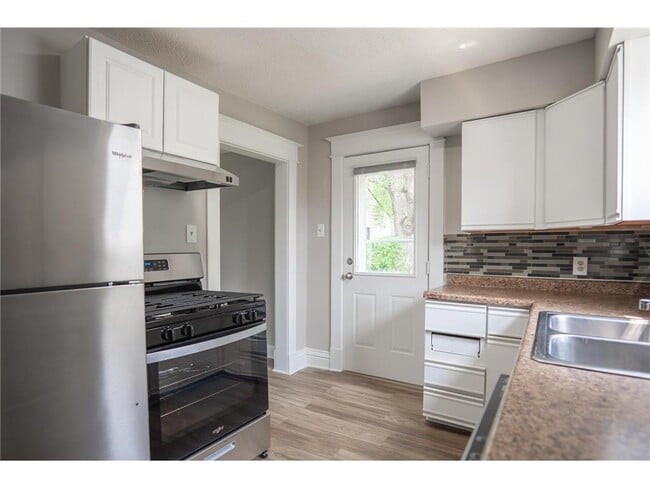 Photo - 938 N Cypress St