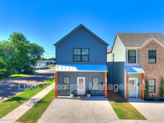 Photo - 600 W 2nd St