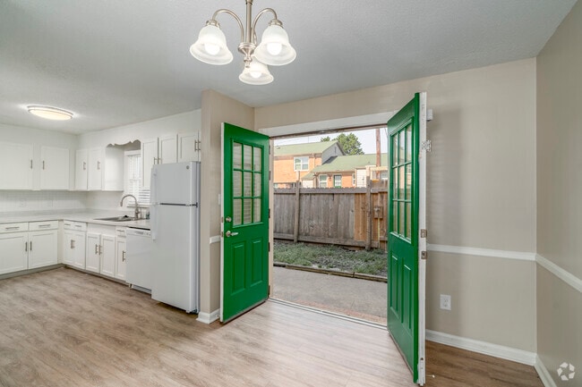 Linville Falls (Townhouse Style) 3BR, 1.5BA - 1,320SF - Dining Room