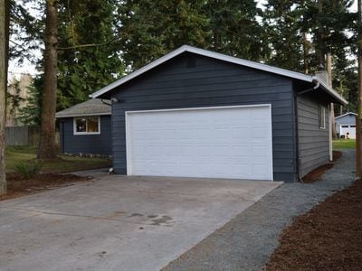 Building Photo - 1948 Island View Rd Rental