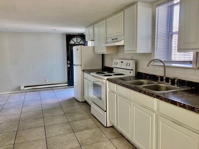 Photo - 5457 Erdrick St Unidad #3