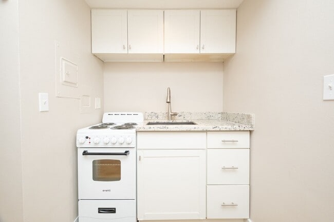 Photo - Beverly Alder Apartments