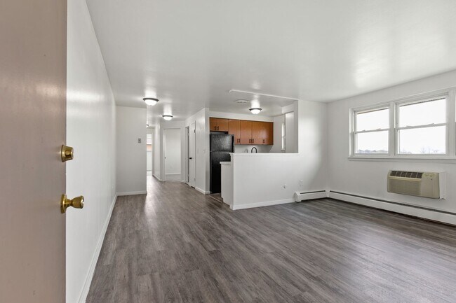 Photo - Swiss Village Apartments