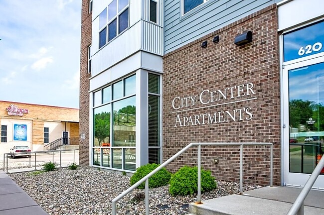 Building Photo - 620 N Main Ave Unit #620
