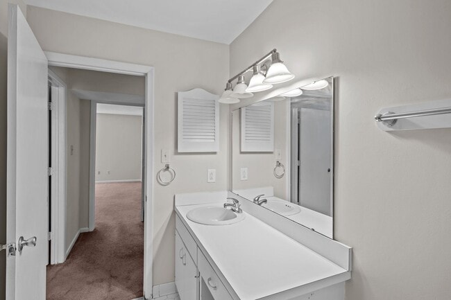 Neuse Woods Apartments