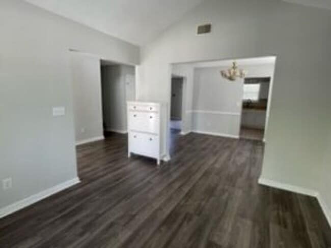 Photo - 122 Oak Cove Dr