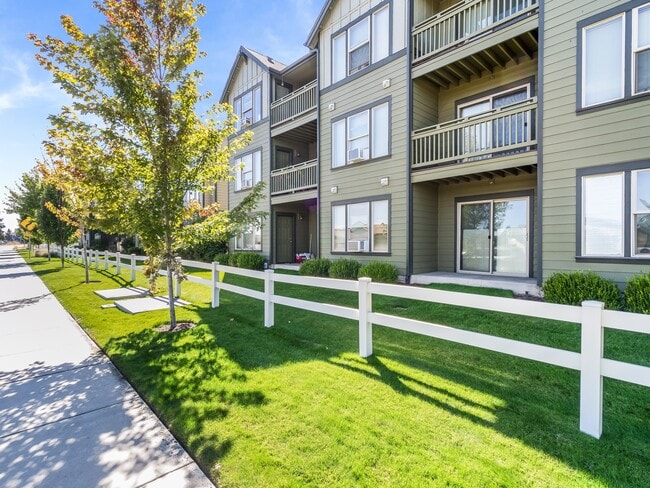 Photo - Glacier Vista Apartments
