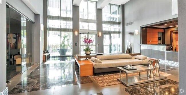 Building Photo - 9401 Collins Ave Unit 402 Rental