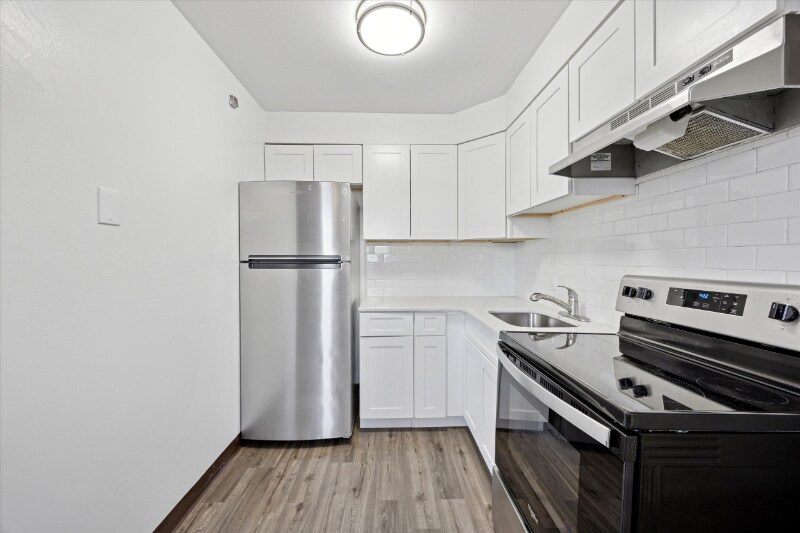 Photo - 13659 Philmont Ave