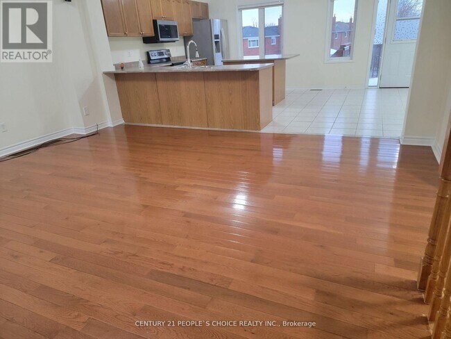 Photo - 783 Millworks Crescent