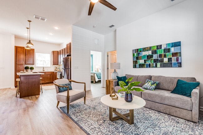 2 BD, 2 BA - 1,000 SF