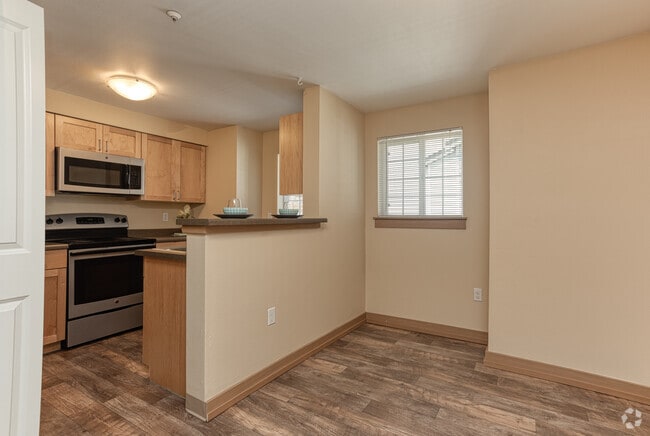 1BR, 1BA - 736 SF