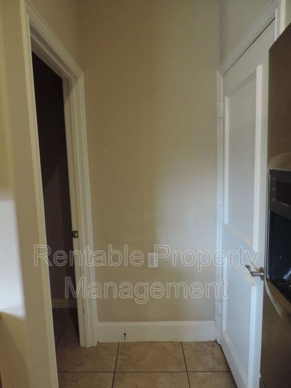 Photo - 1835 Leann Ln House