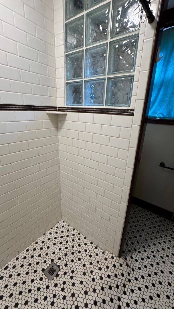 Photo - NO HUD NO SECTION 8