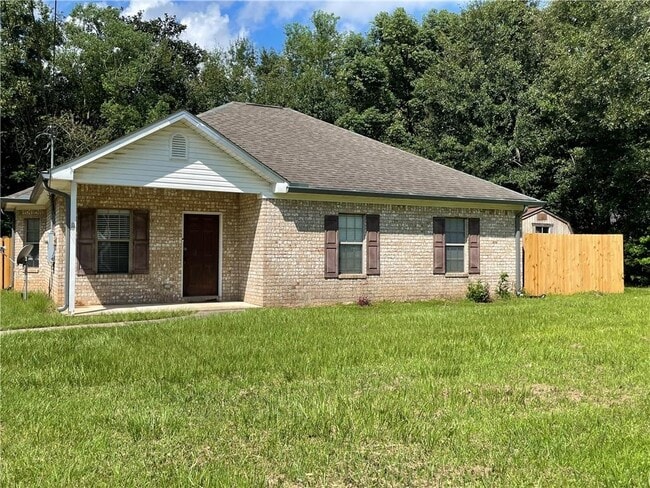 Building Photo - 3420 Fairfield Rd