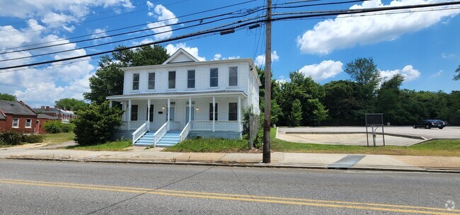 Building Photo - 714 Halifax St Rental