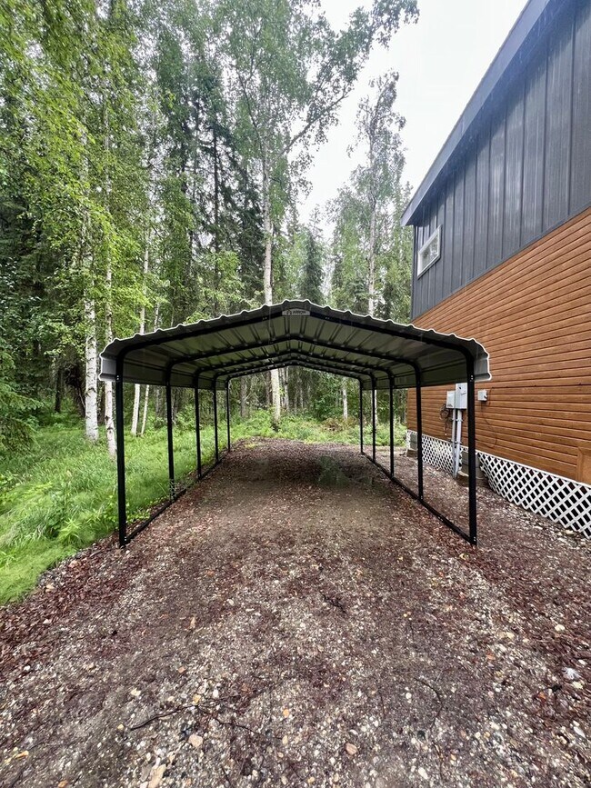 Photo - 3 Bedroom home for rent / Water holding ta...