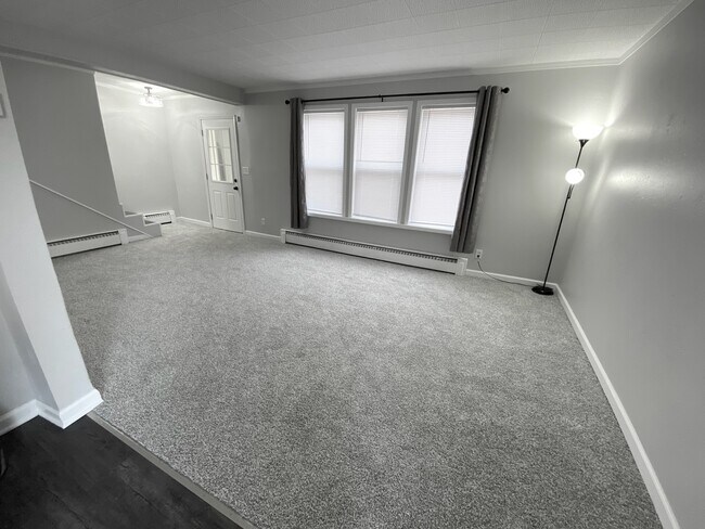 Photo - 404 W Orange St