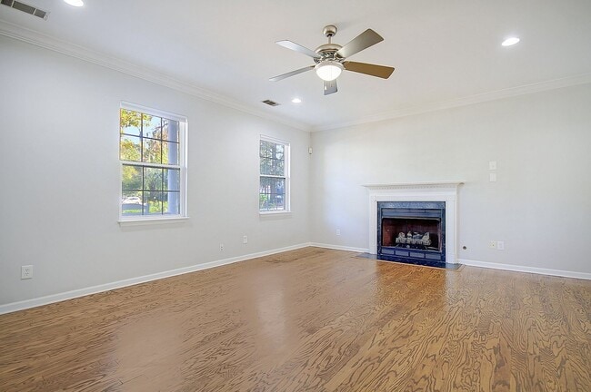Photo - 1785 Hickory Knoll Way