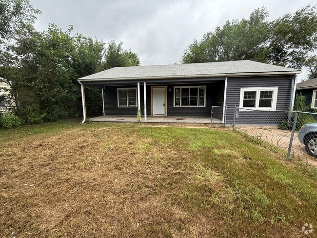 Building Photo - Darling 3 Bedroom in Nice Quiet Area Rental