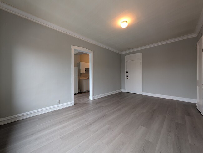 Photo - 2234 W Wilson Ave Unit 308