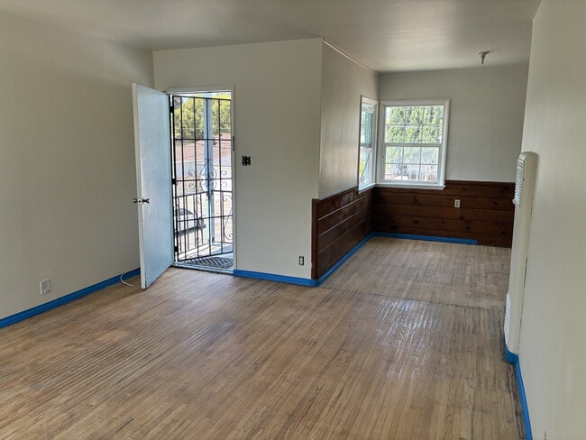 Building Photo - 335 N Florence St Unit 335