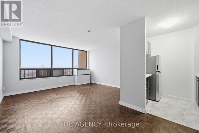 Photo - 2360 Dundas St W Unit 2102B