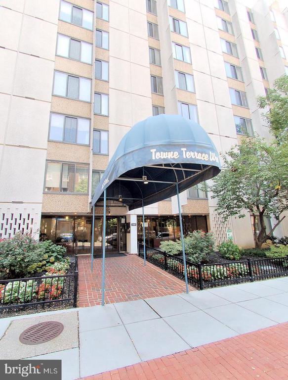 Building Photo - 1440 N St NW Unit 205