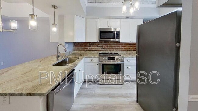 Building Photo - 2530 E North St Unit 14b Rental