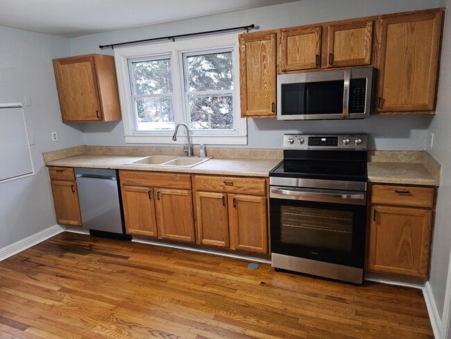 Photo - 46 Maxwell Dr