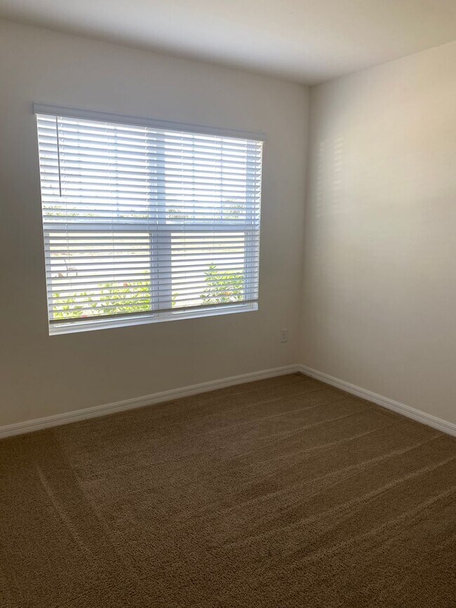 Building Photo - Welcome Home! 3BR/2BA Single-Family Home w...