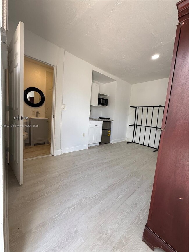 Photo - 2460 NW 61st St Unit B