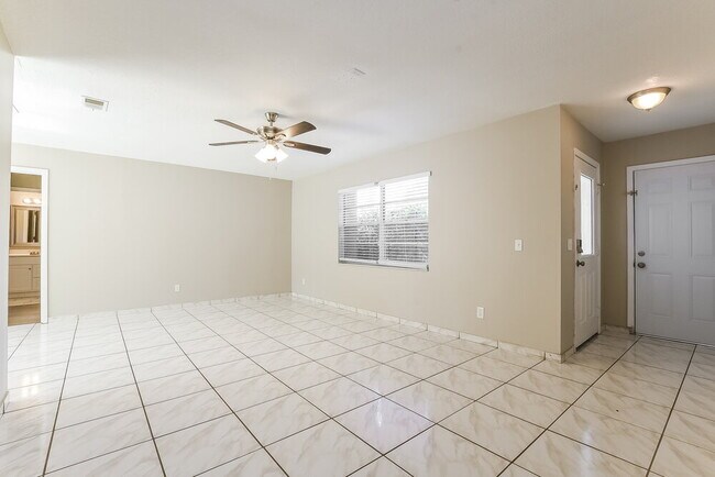 1410 Orchid Ln