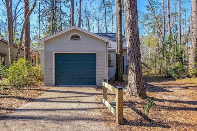 Photo - 1691 Silverwood Dr