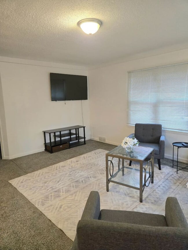 Building Photo - 3913 N Thomas Ave Unit ID1324014P